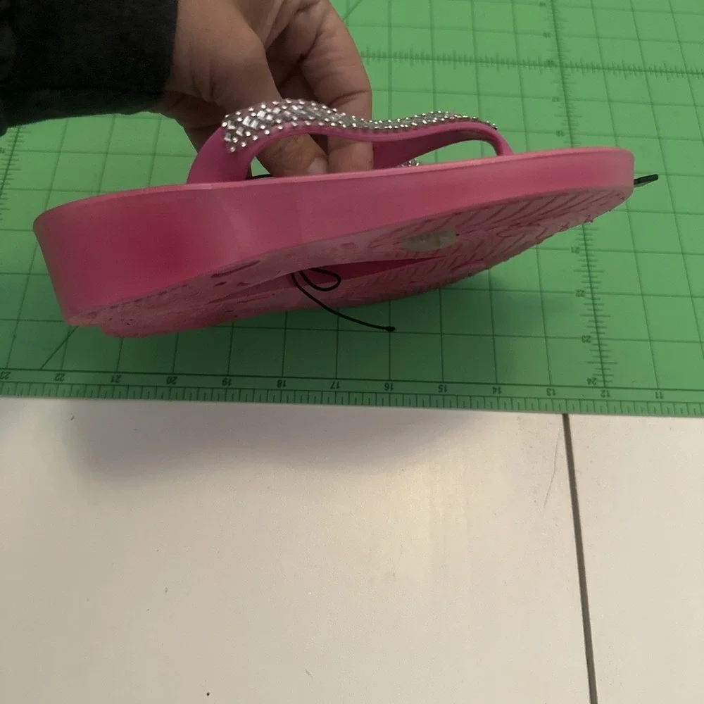 Bebe Girls Big Kid Sparkling Thong Flats Sandals Size 11 12 New - Picture 4 of 5
